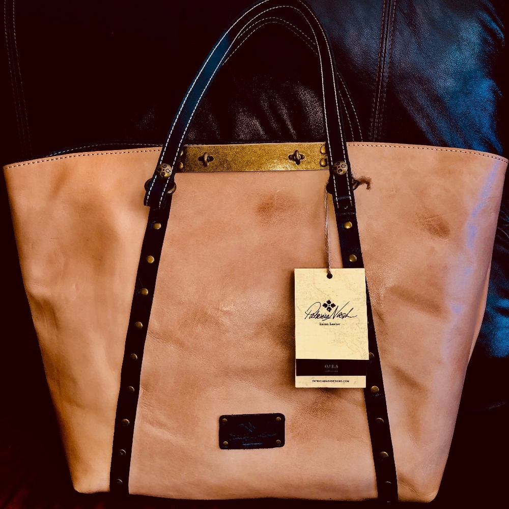 NWT Designer  Patricia Nash Geniune   leather tote